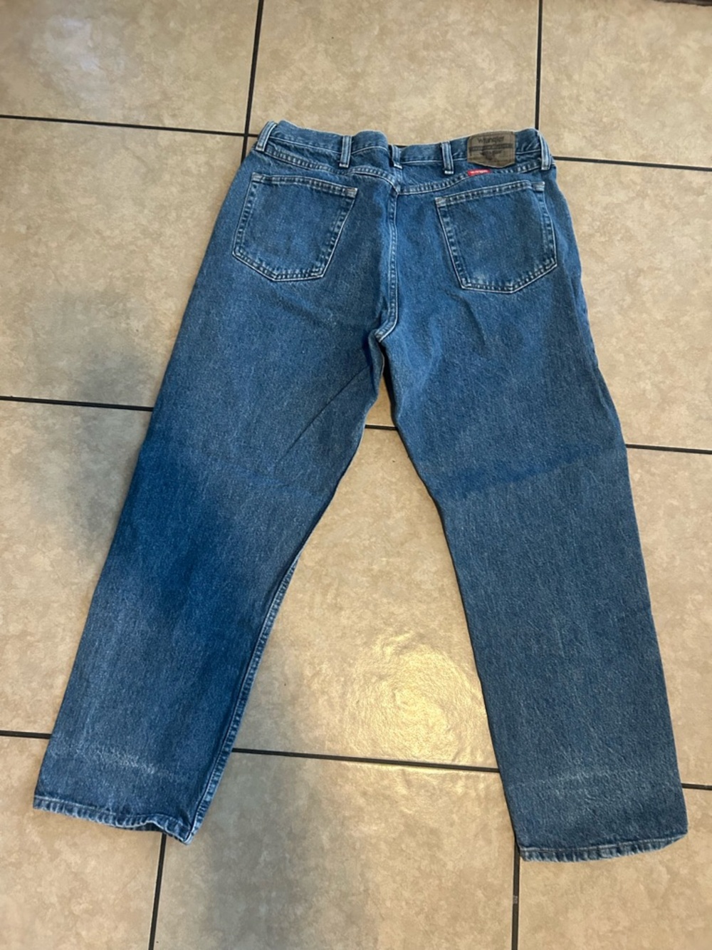 Men’s jeans size 38x30 wrangler (A2)